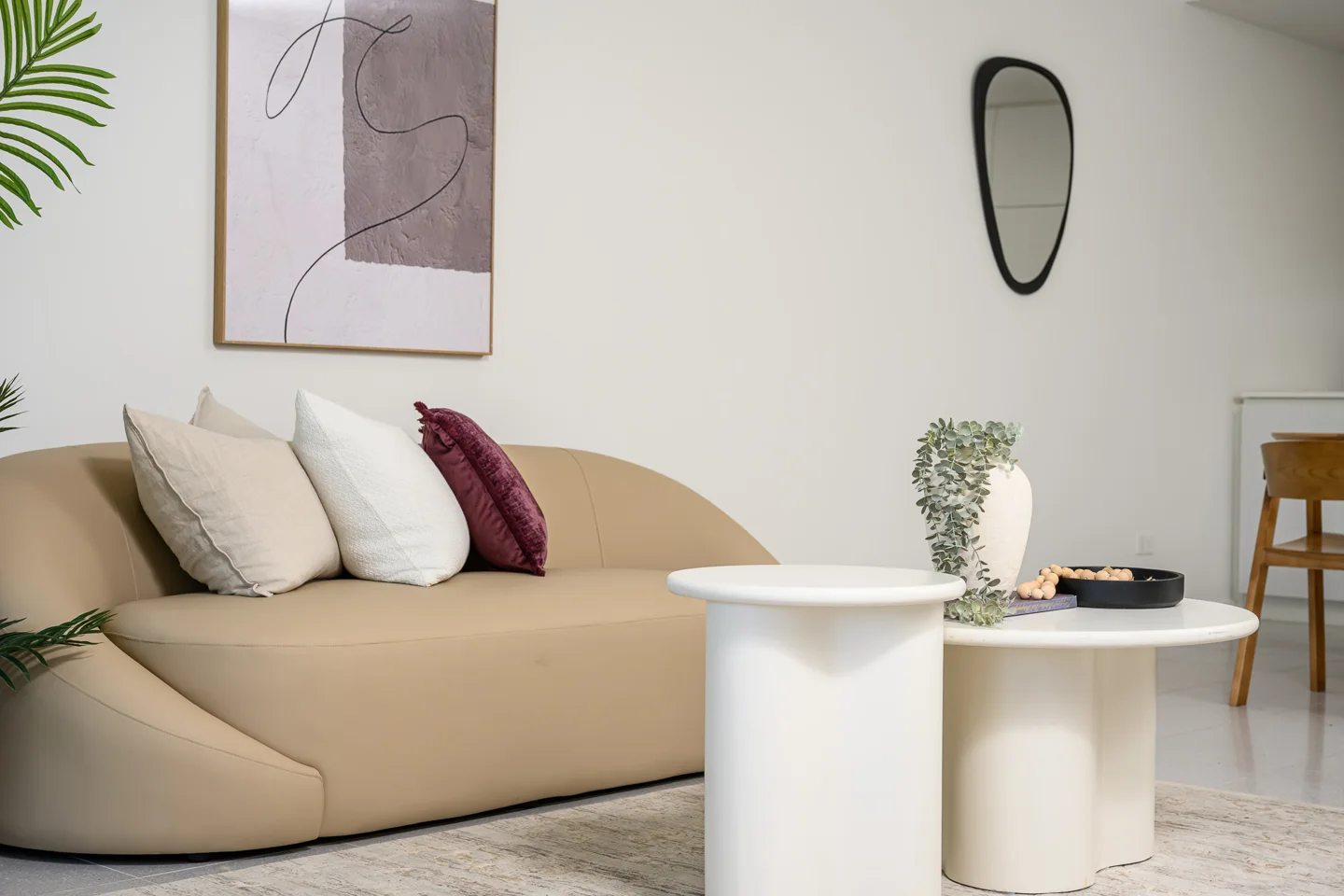 Original living room photograph of 707/8 Princess Street, Brighton-Le-Sands
